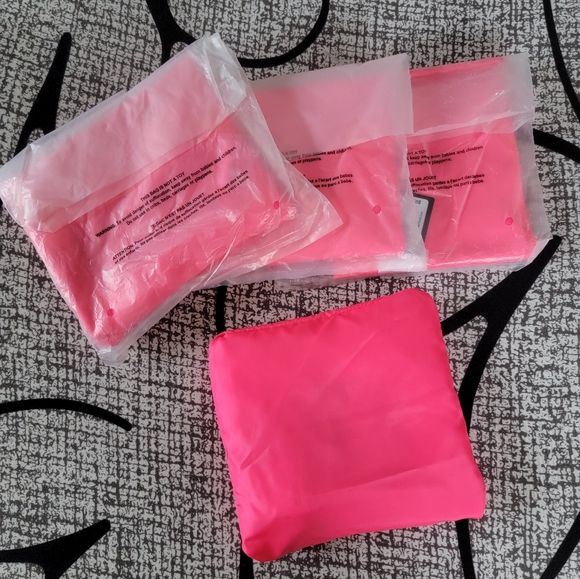 NWT Victoria's Secret Sport Gym Bag - Picture 7 of 7